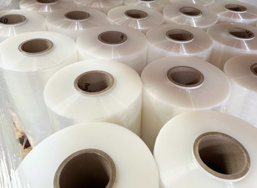 Low-stretch-force-stretch-wrap-rolls