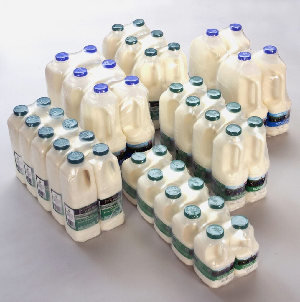 Stainless-steel-dairy-systems-milk-packaging