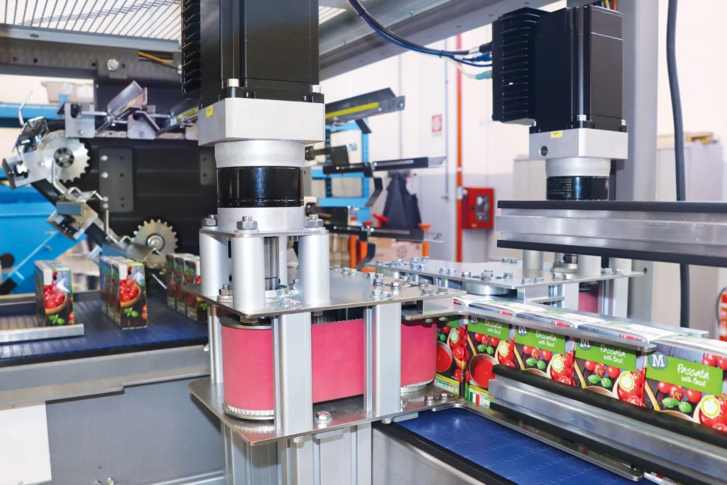 high-speed-flight-bar-continuous-motion-sleeve-wrapper-with-product